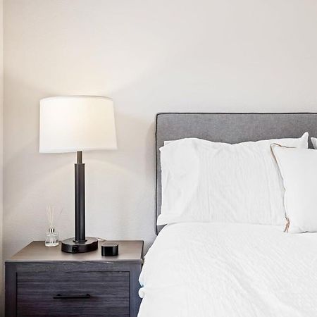 Avenue Hotel Downtown Golden Gold Miners Suite Bagian luar foto