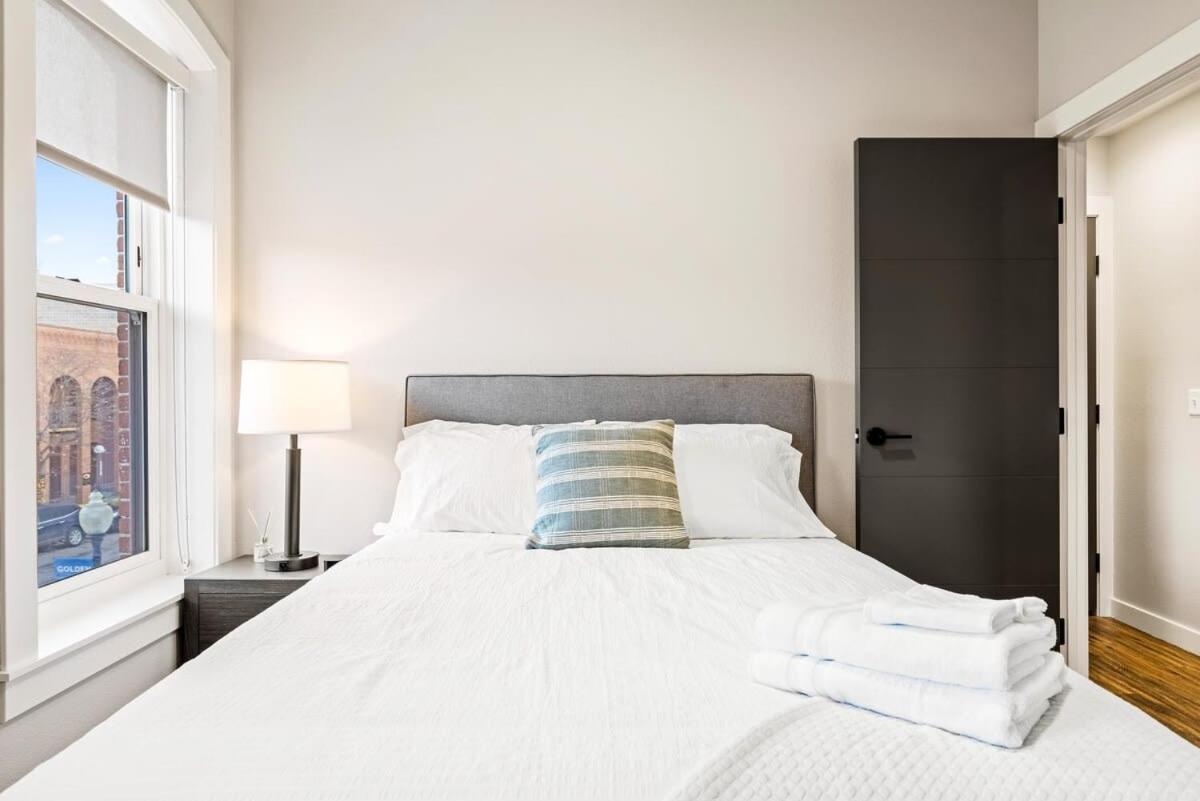 Avenue Hotel Downtown Golden Gold Miners Suite Bagian luar foto