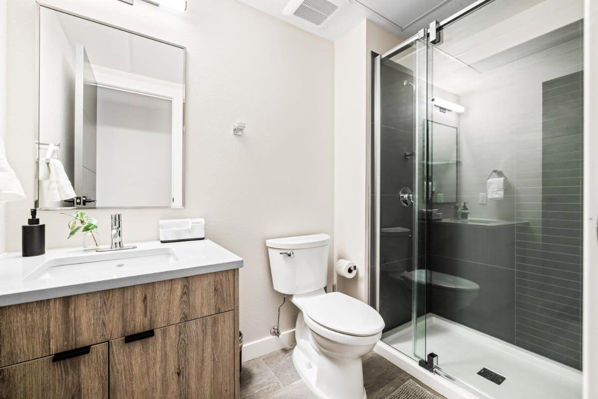 Avenue Hotel Downtown Golden Gold Miners Suite Bagian luar foto
