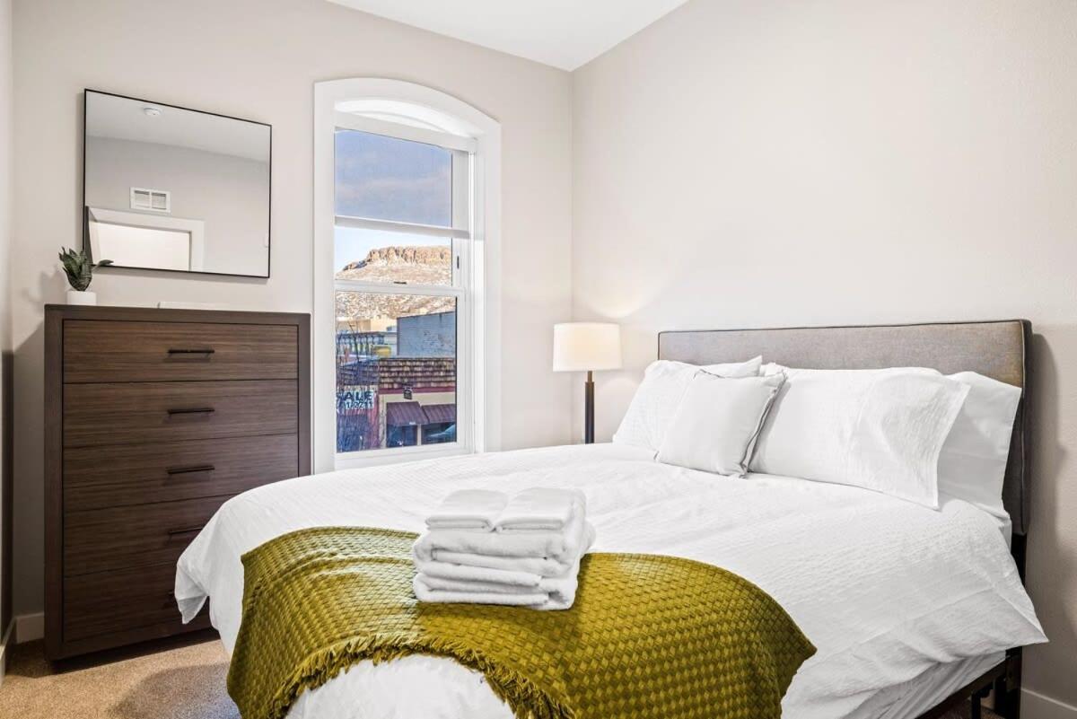 Avenue Hotel Downtown Golden Gold Miners Suite Bagian luar foto